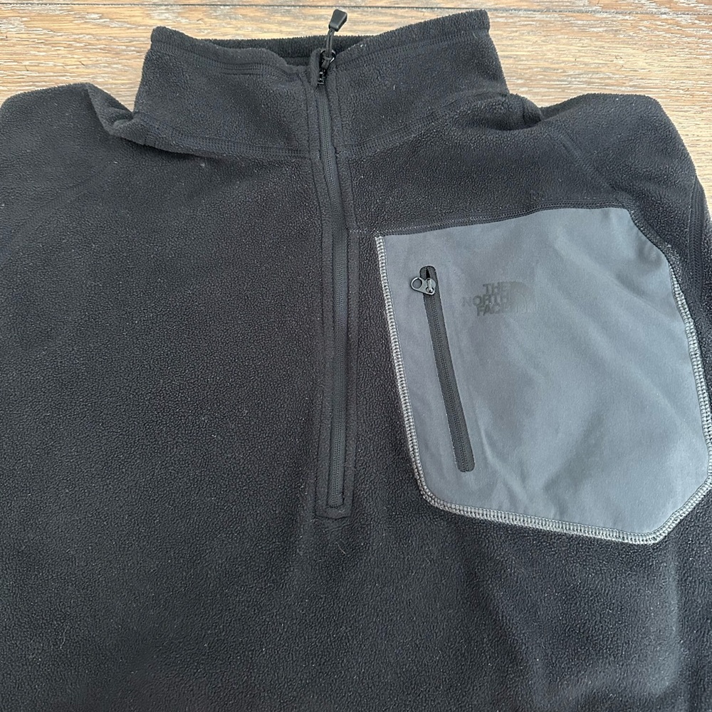 North Face 100% Polyester 1/4 Zip Pullover Size L